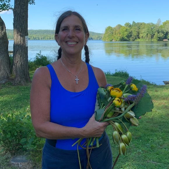 Meet your Posher, Karen - Picture 2 of 11